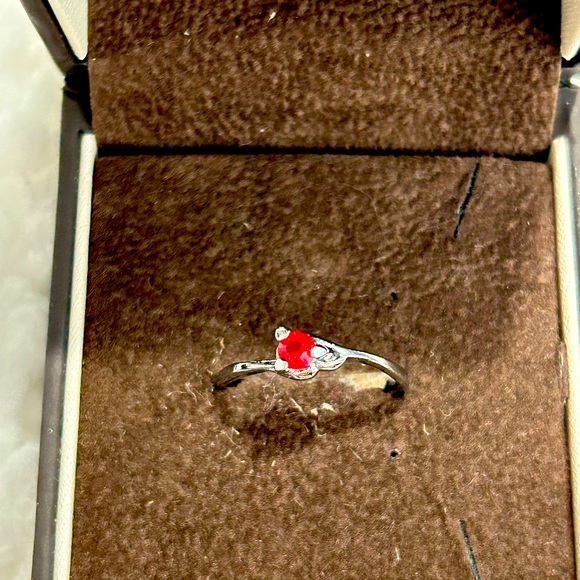 Ruby Red Gem Ring - Picture 2 of 2